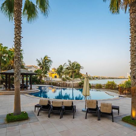 Yanjoon Holiday Homes - Palm Jumeirah Frond A Villas ดูไบ ภายนอก รูปภาพ